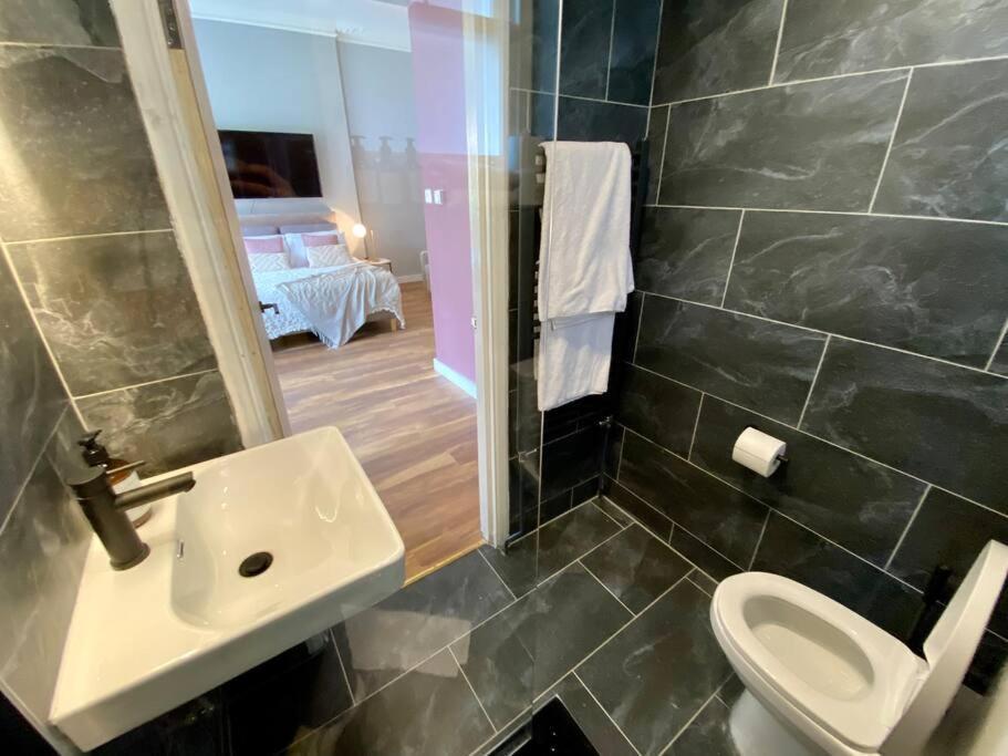 Studio For 3 Near Regents Park N5 伦敦 外观 照片